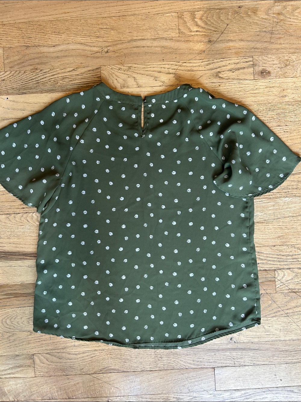 🌸3 FOR $20🌸
Sara Michelle Olive Green Polka Dot Short Sleeve Tee - Picture 4 of 6